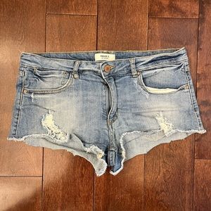 Forever 21 Distressed Jean denim booty cut off shorts size 30